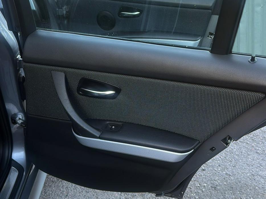 Used BMW 3 Series 2010 for sale - 77456745: Photo 11