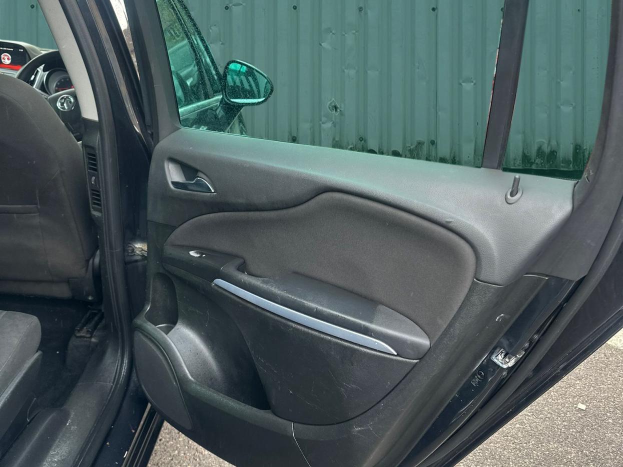 Used Vauxhall Zafira 2015 for sale - 77456710: Photo 12