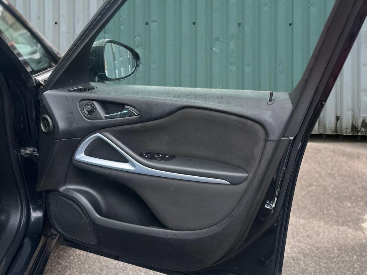 Used Vauxhall Zafira 2015 for sale - 77456710: Photo 13