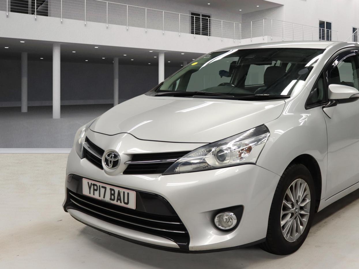 Used Toyota Verso 2017 for sale - 77975653: Photo 2