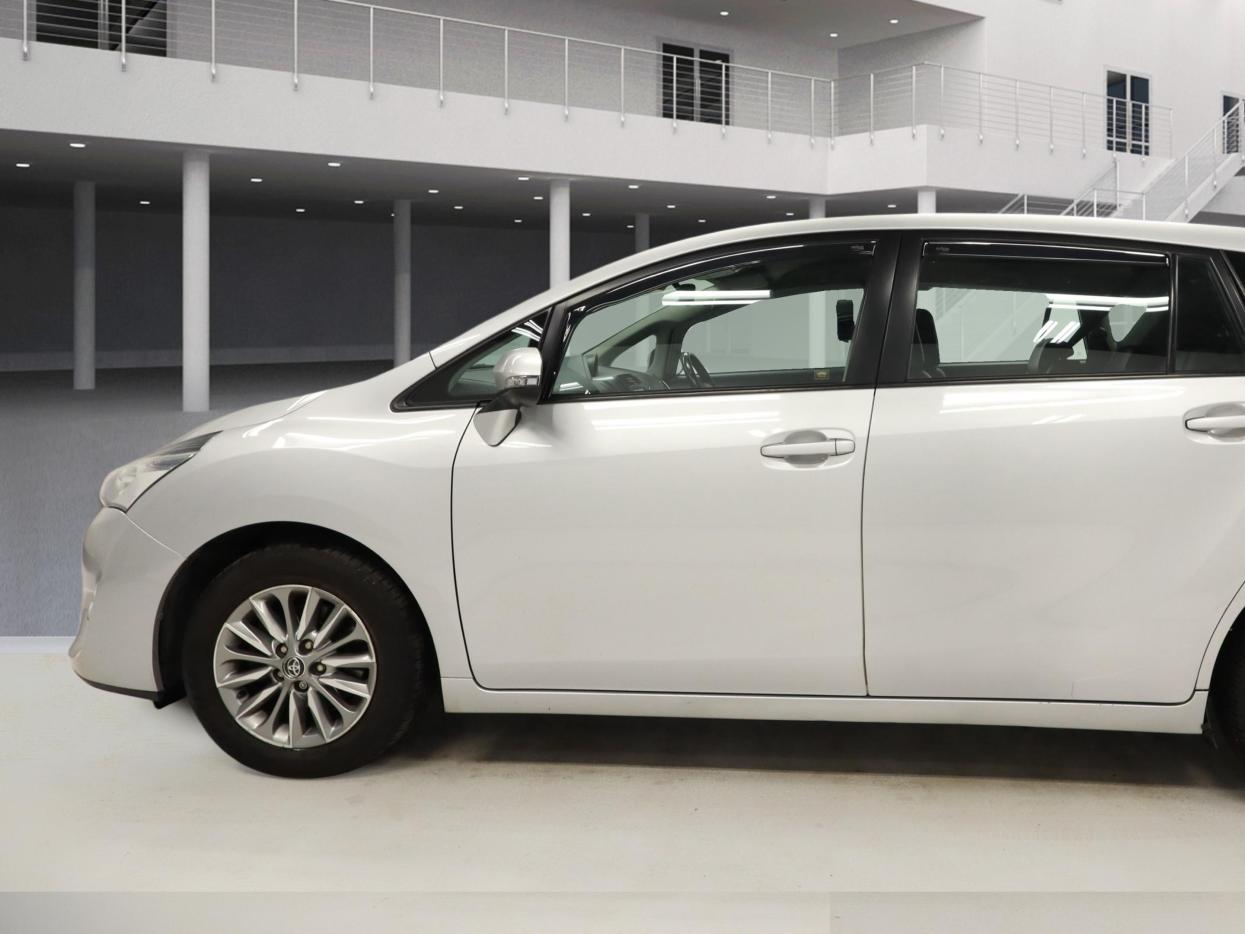 Used Toyota Verso 2017 for sale - 77975653: Photo 3