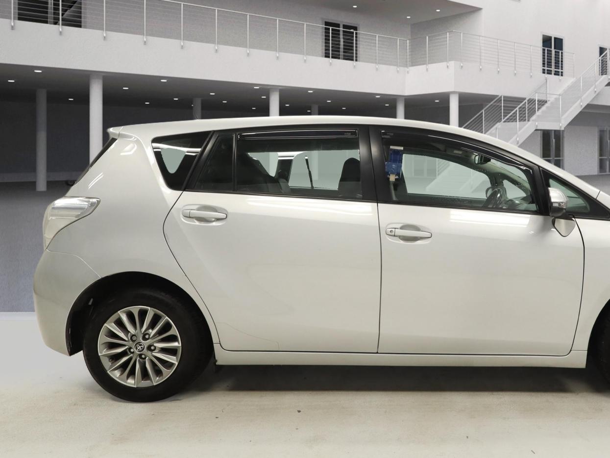 Used Toyota Verso 2017 for sale - 77975653: Photo 4