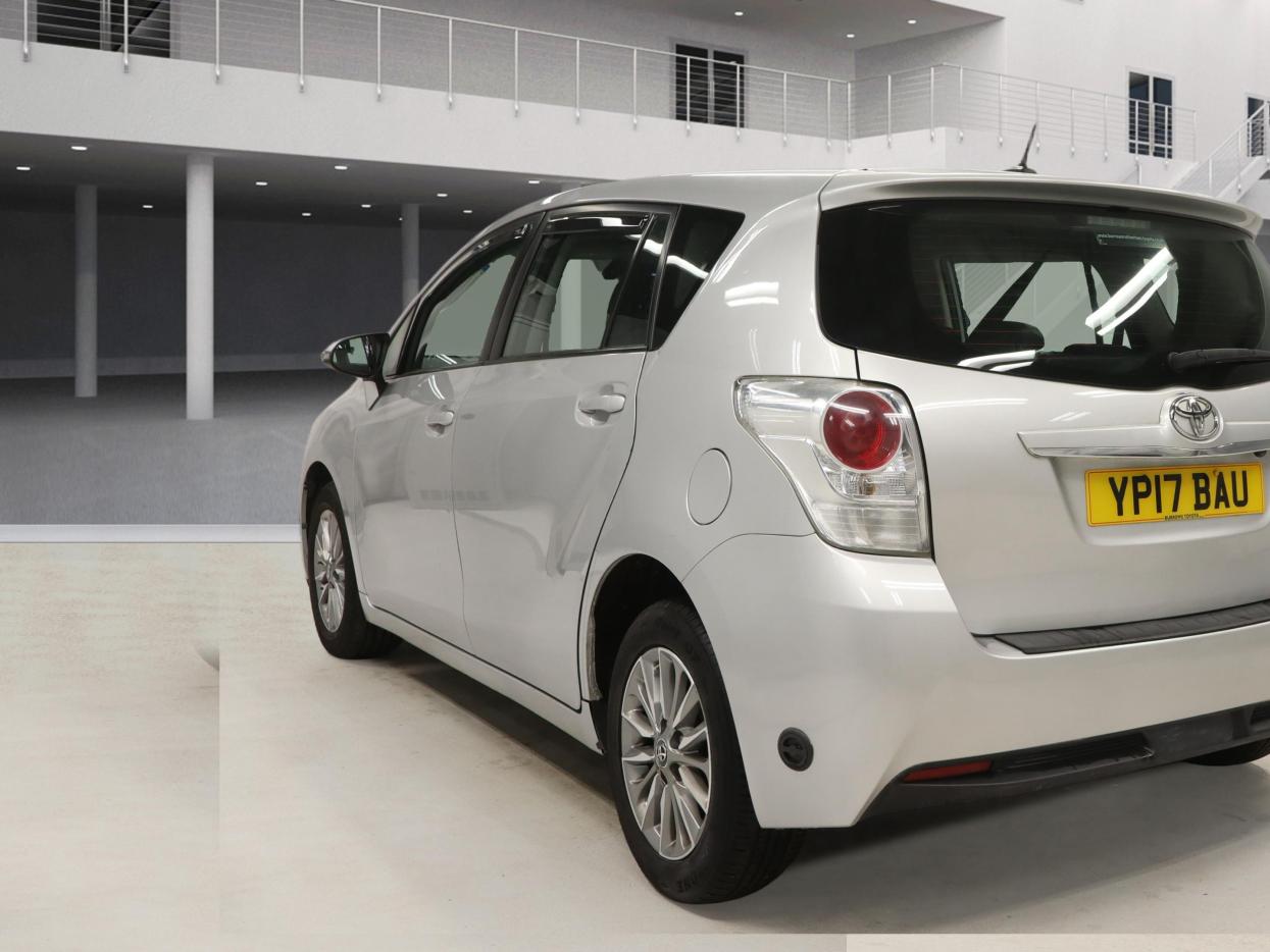 Used Toyota Verso 2017 for sale - 77975653: Photo 6