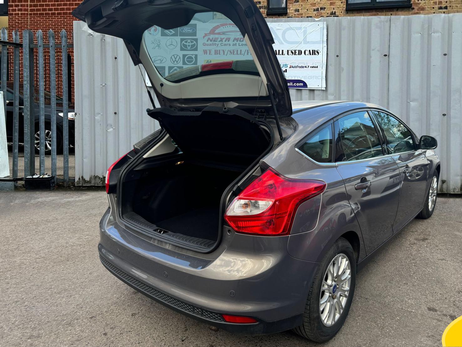 Used Ford Focus 2012 for sale - 77456706: Photo 9