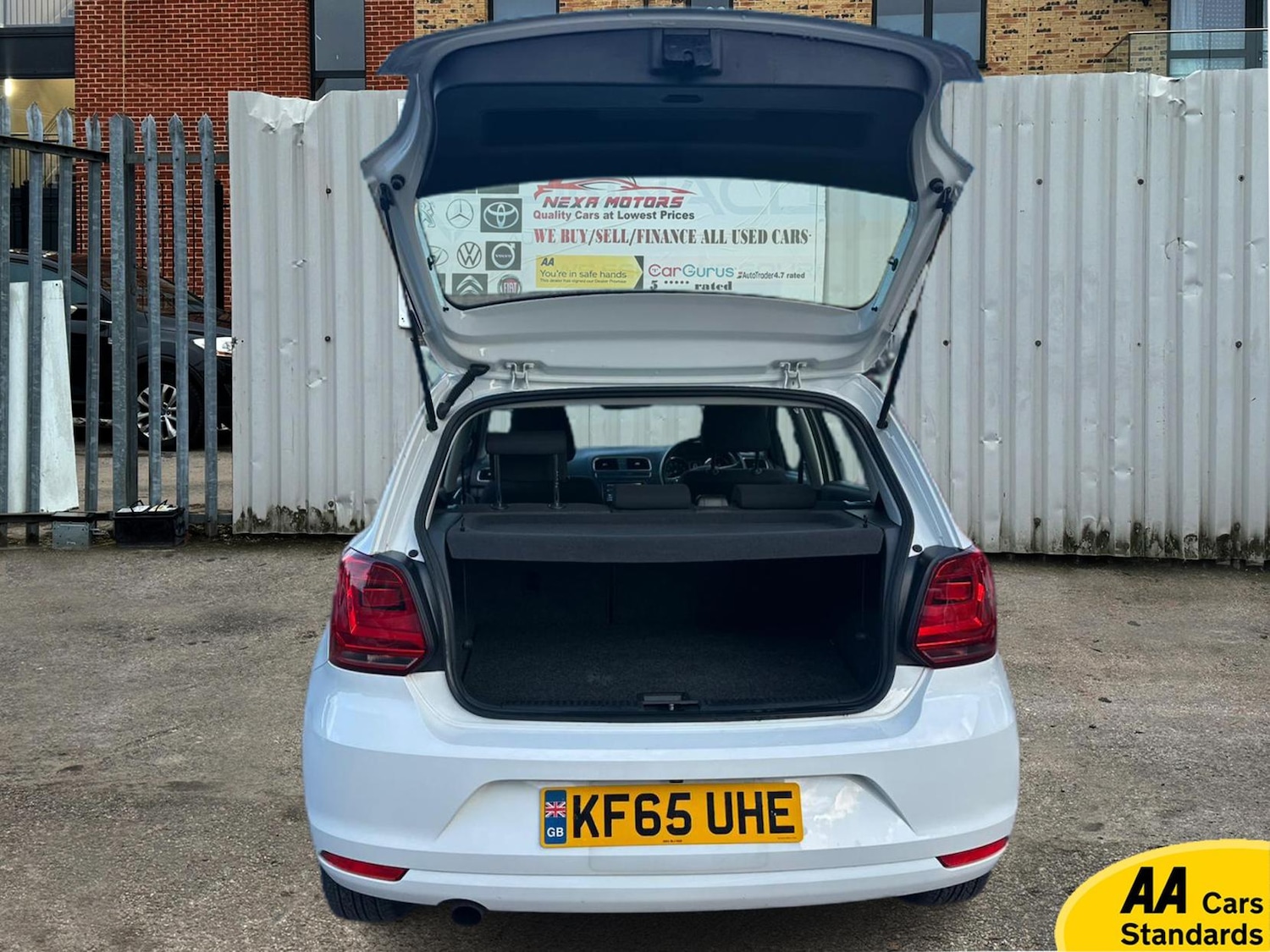 Used Volkswagen Polo 2015 for sale - 78060573: Photo 9