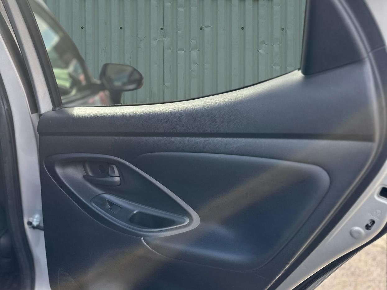 Used Toyota Yaris for sale - 77837374: Photo 29