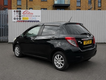 Used Toyota Yaris 2024 for sale - 78821204: Photo