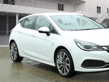 2017 - 1.4i Turbo Elite Nav Hatchback 5dr Petrol Auto Euro 6 (s/s) (150 ps)