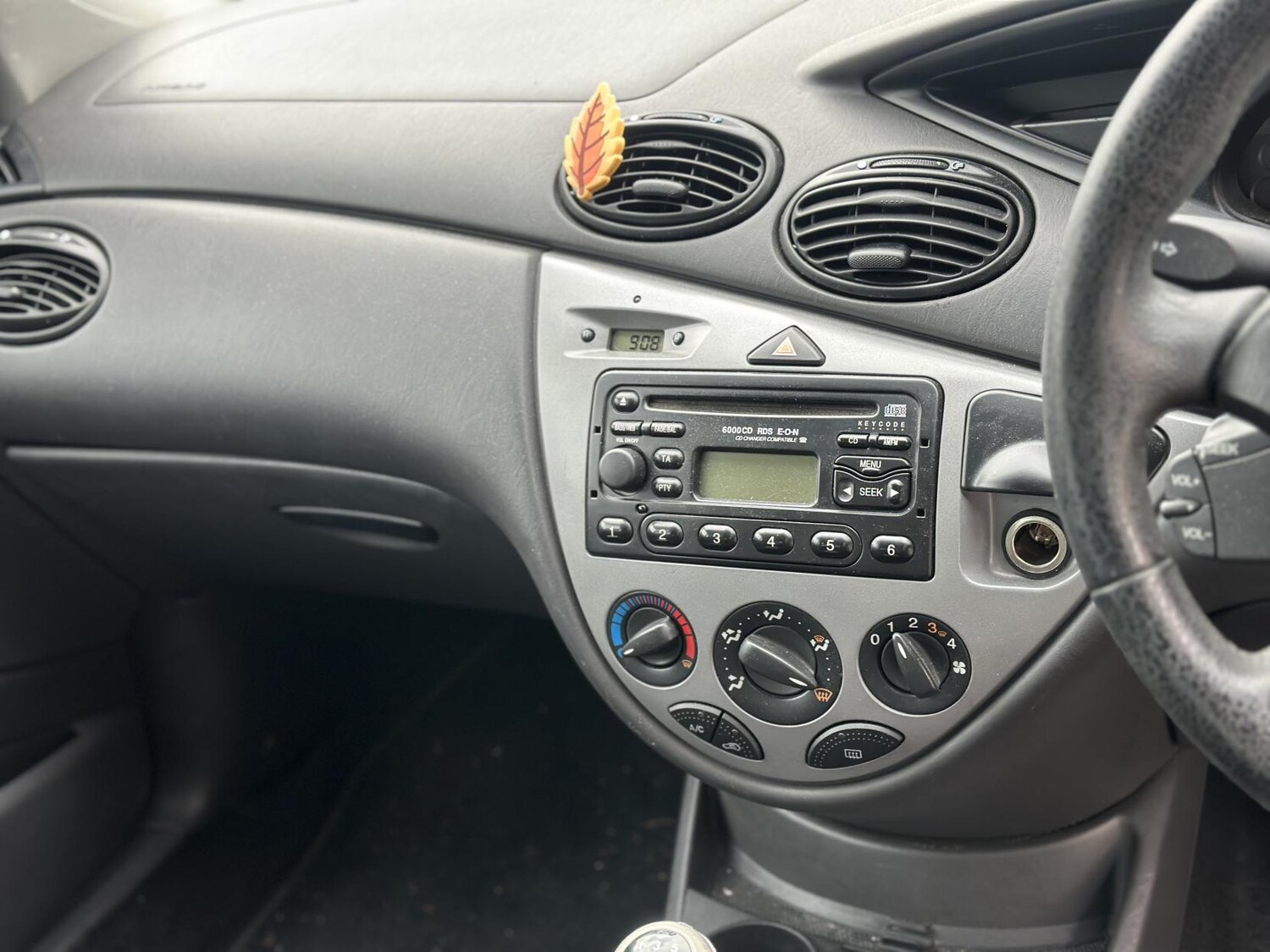 Used Ford Focus 2004 for sale - 77456691: Photo 12