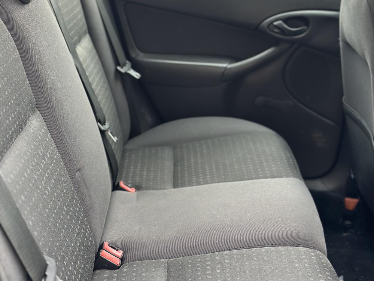 Used Ford Focus 2004 for sale - 77456691: Photo 7