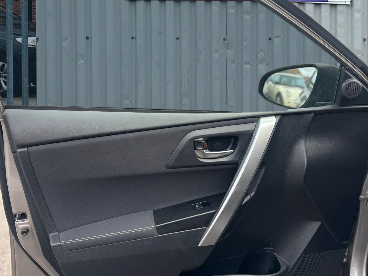 Used Toyota Auris 2013 for sale - 77975644: Photo 12