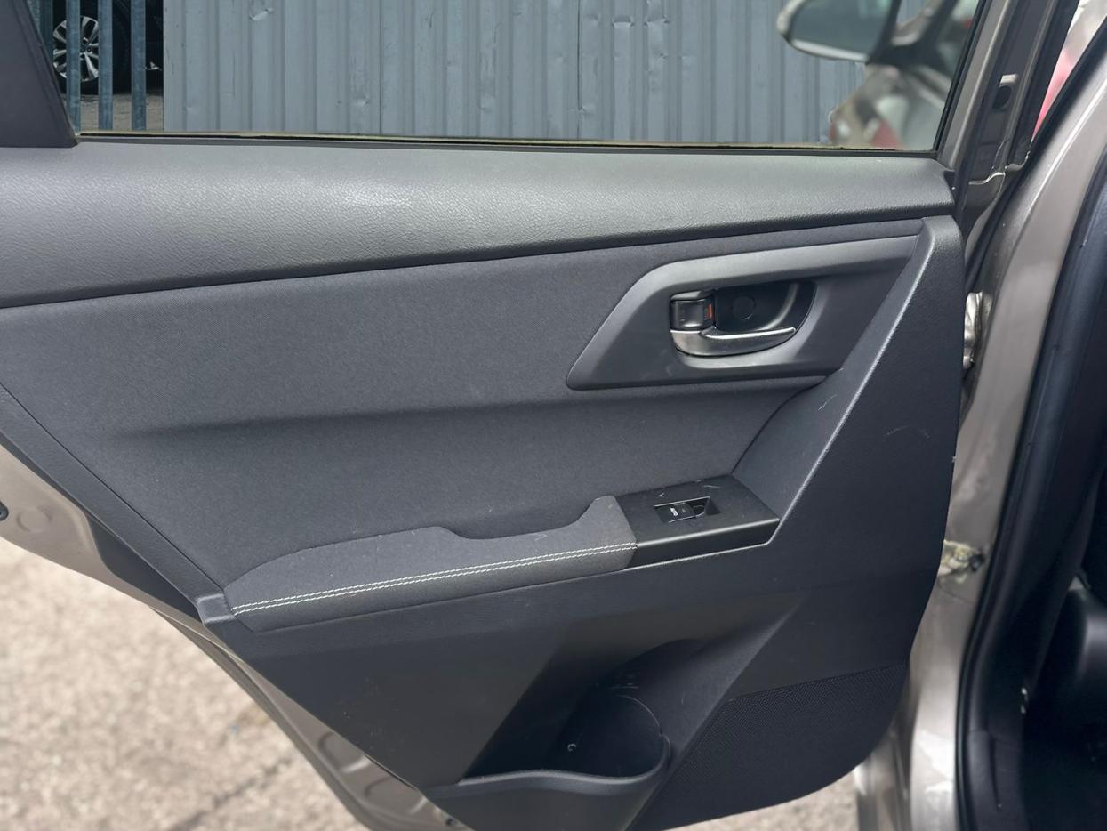 Used Toyota Auris 2013 for sale - 77975644: Photo 14