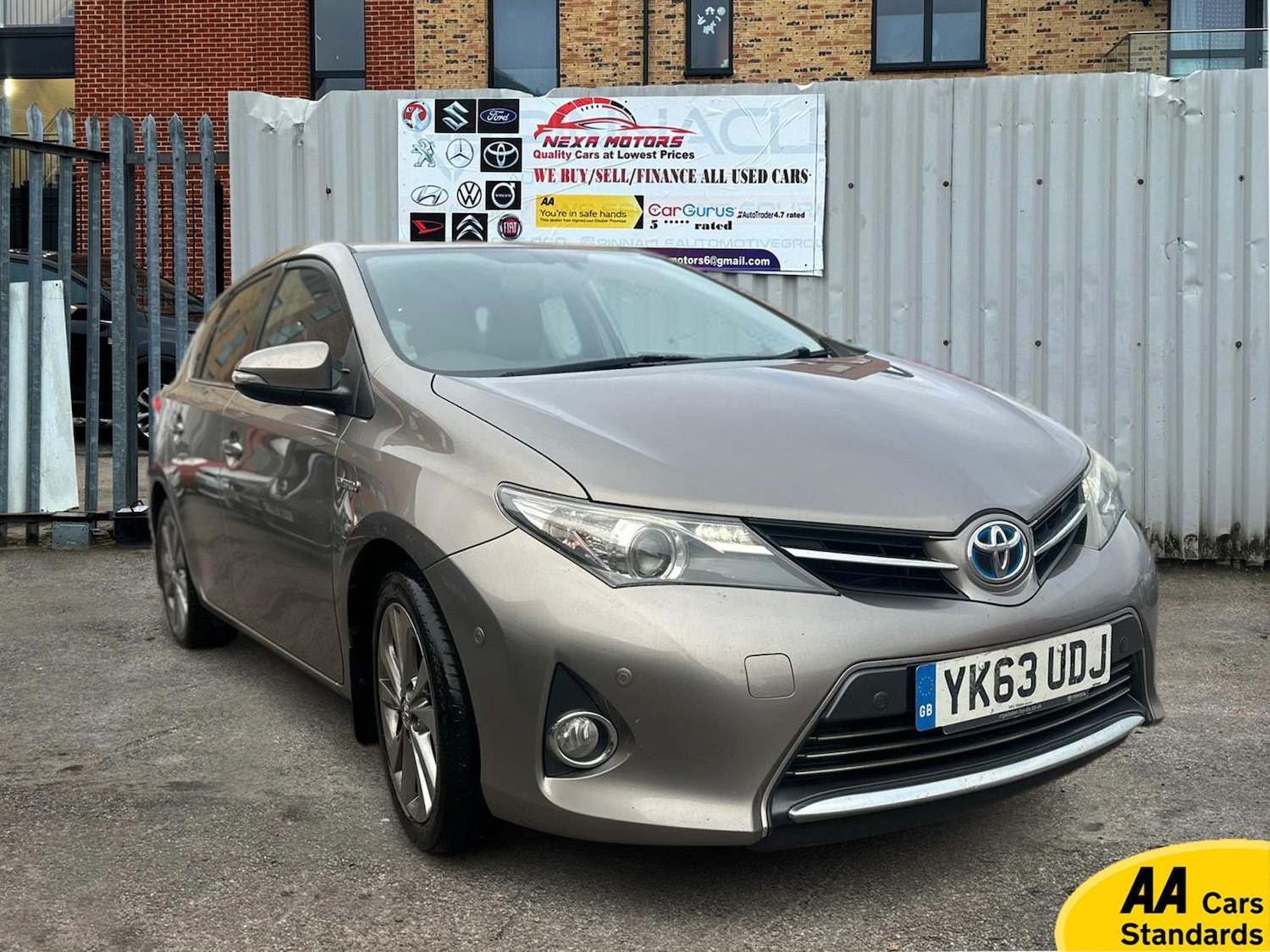 Used Toyota Auris 2013 for sale - 77975644: Photo 2