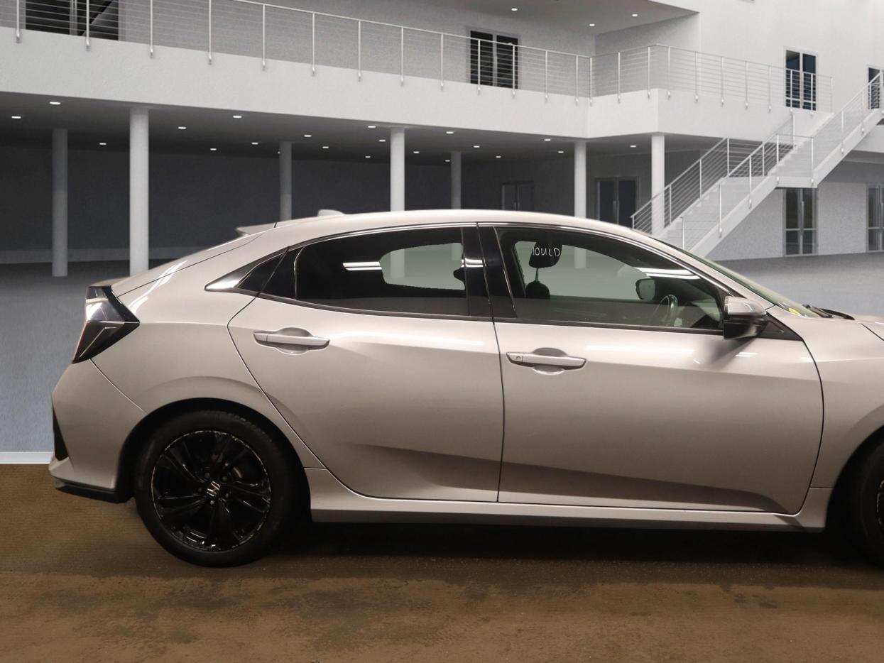 Used Honda Civic 2017 for sale - 77662149: Photo 4