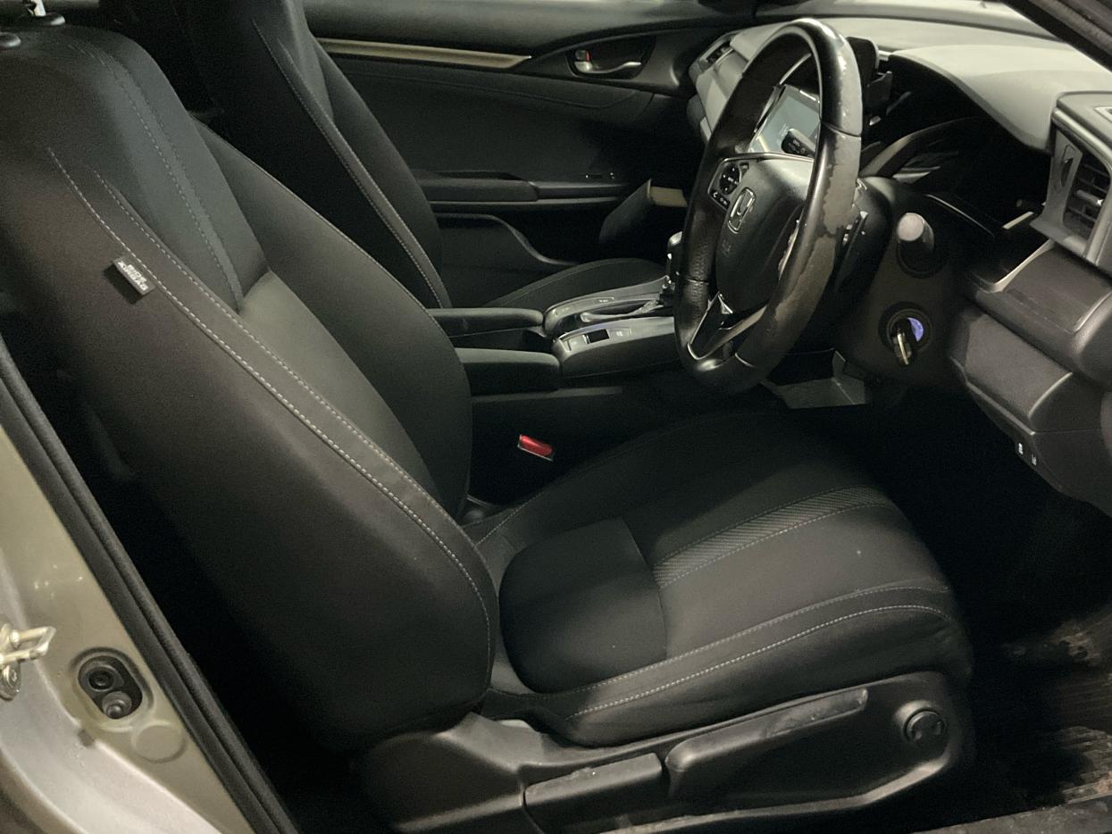 Used Honda Civic 2017 for sale - 77662149: Photo 9