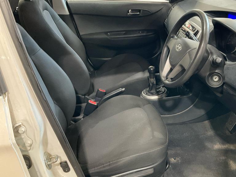 Used Hyundai i20 2013 for sale - 77456689: Photo 9