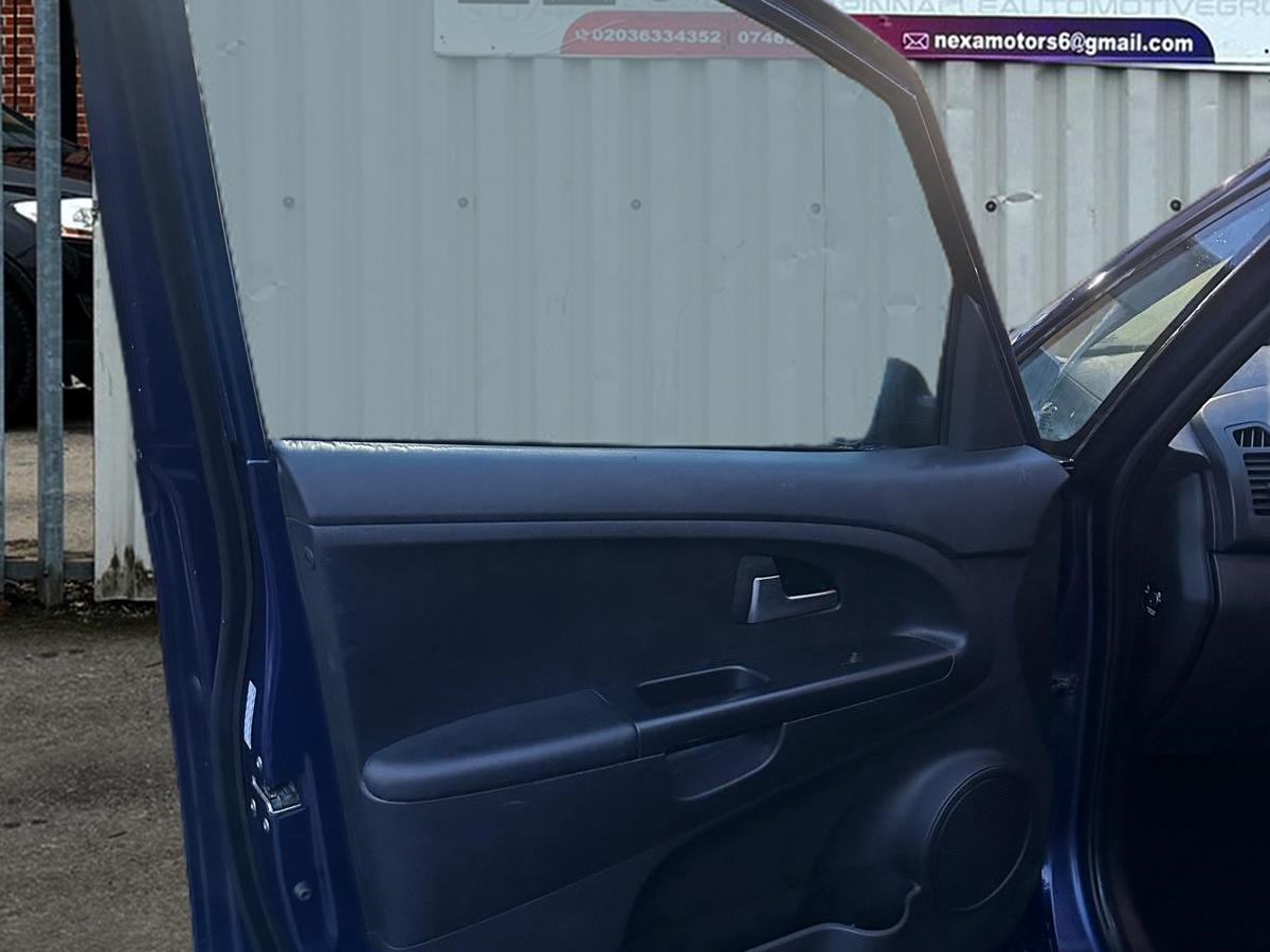 Used Kia Venga 2011 for sale - 77456667: Photo 9