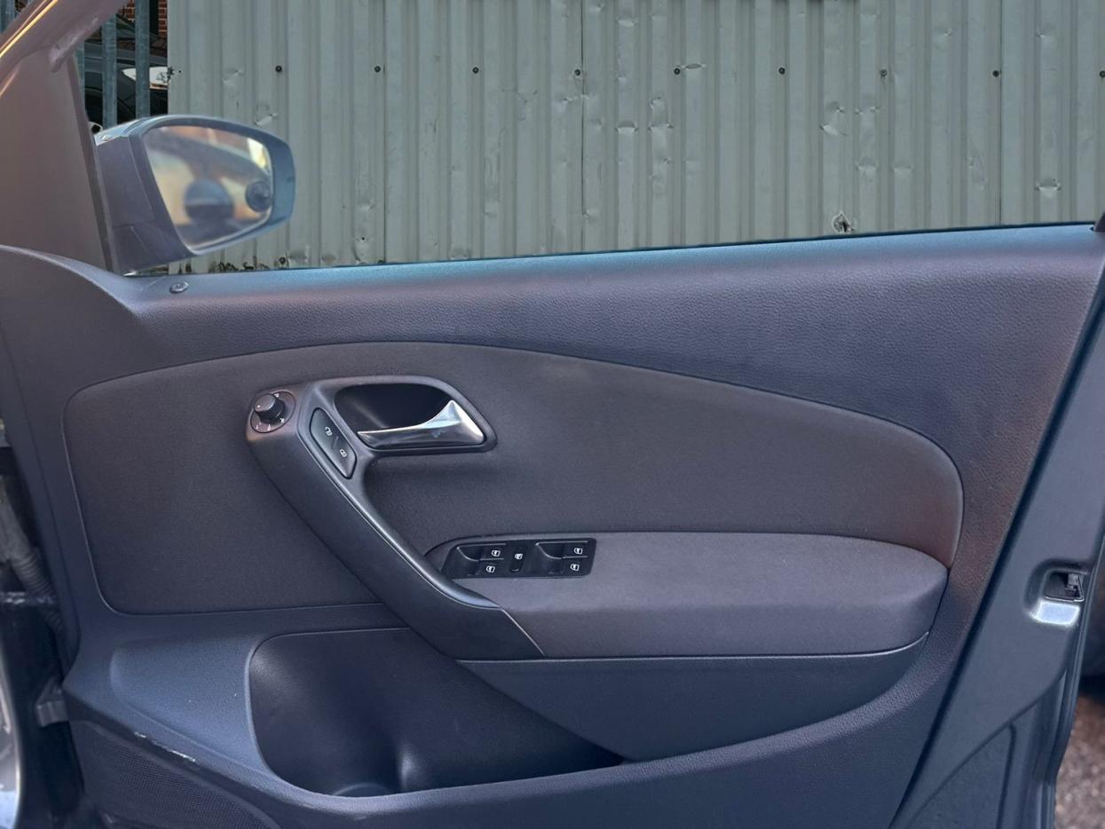 Used Volkswagen Polo 2010 for sale - 77456730: Photo 21