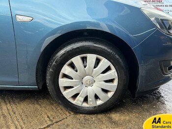 Used Vauxhall Astra 2012 for sale - 77456692: Photo