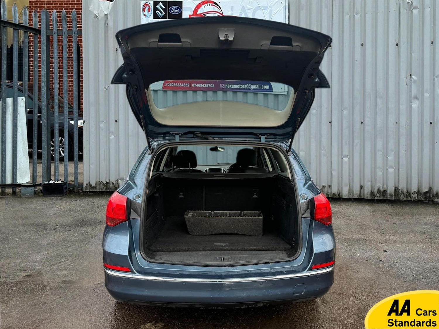 Used Vauxhall Astra 2012 for sale - 77456692: Photo 4