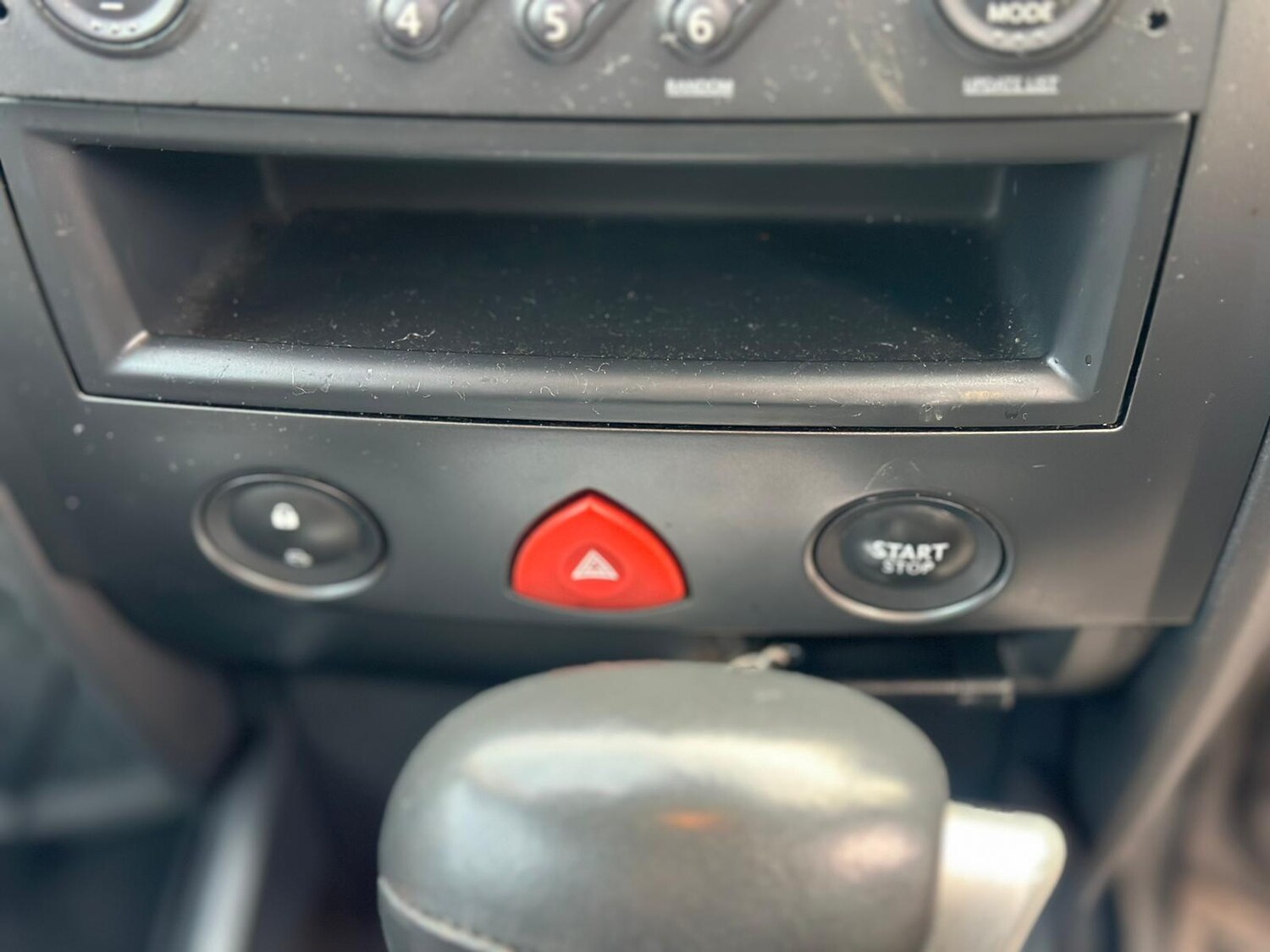 Used Renault Megane 2006 for sale - 77456670: Photo 44