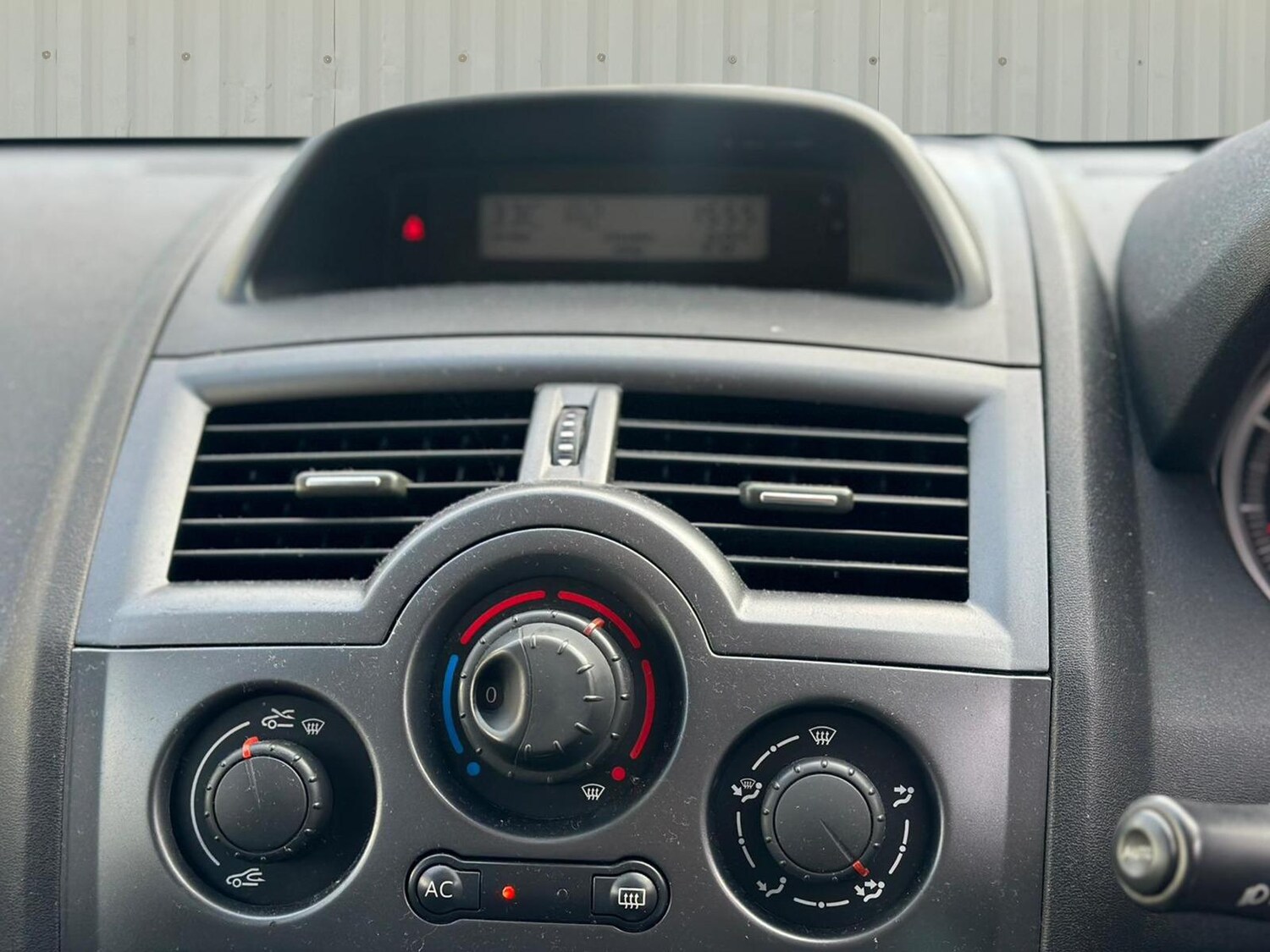 Used Renault Megane 2006 for sale - 77456670: Photo 47