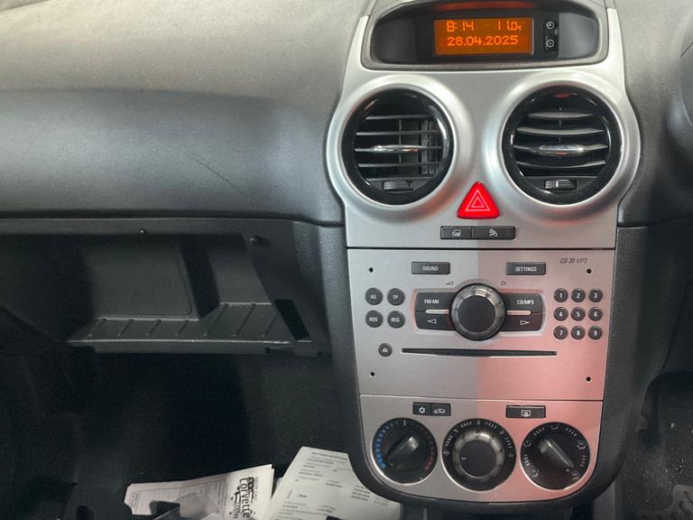 Used Vauxhall Corsa 2012 for sale - 77456703: Photo 9