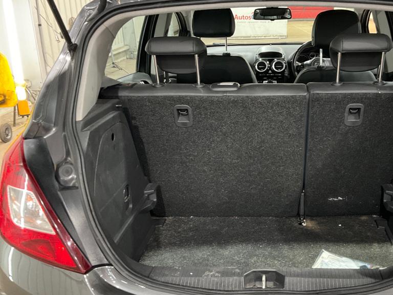 Used Vauxhall Corsa 2010 for sale - 77456700: Photo 5