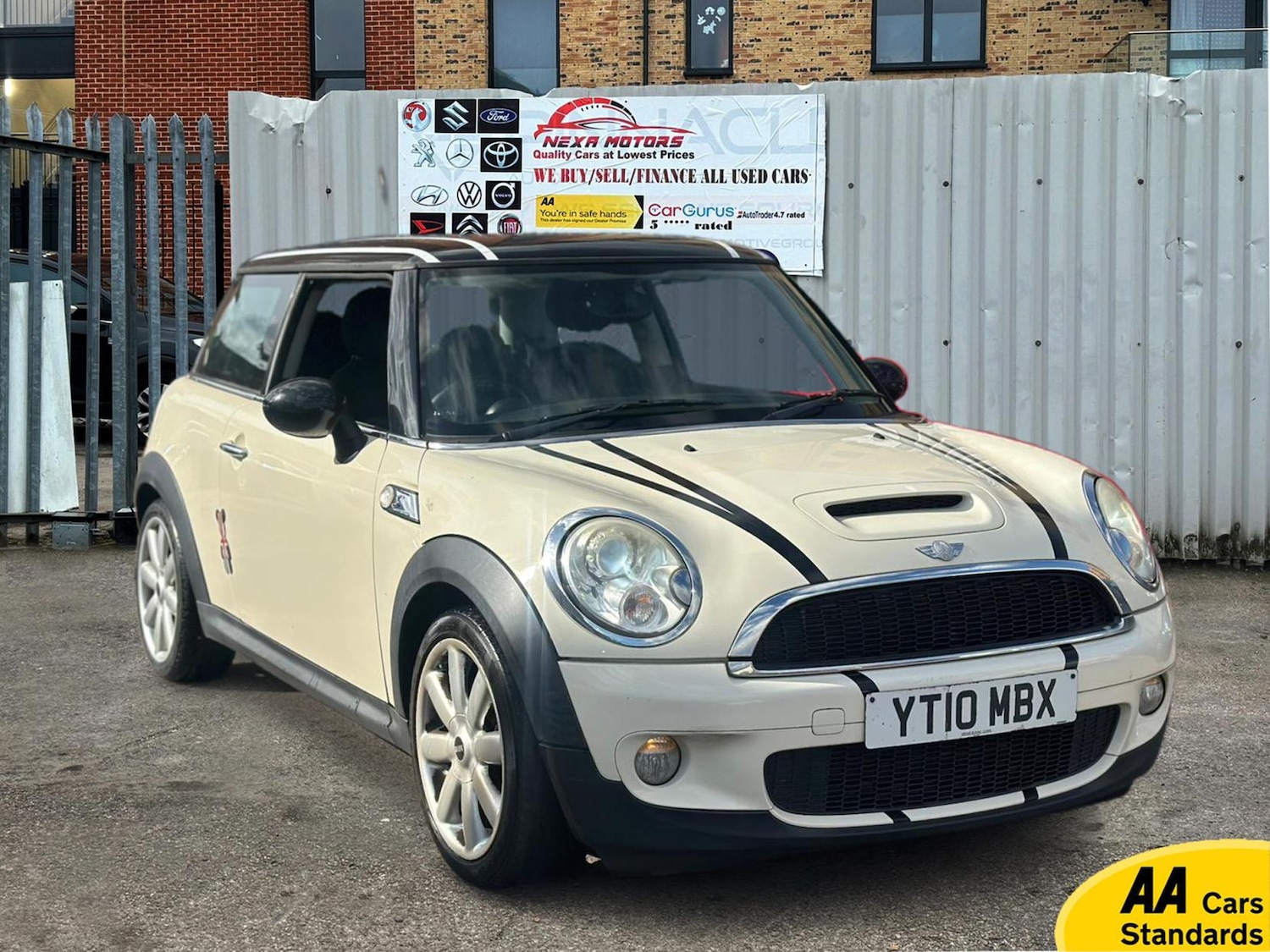 Used MINI Hatch 2010 for sale - 78011242: Photo 2