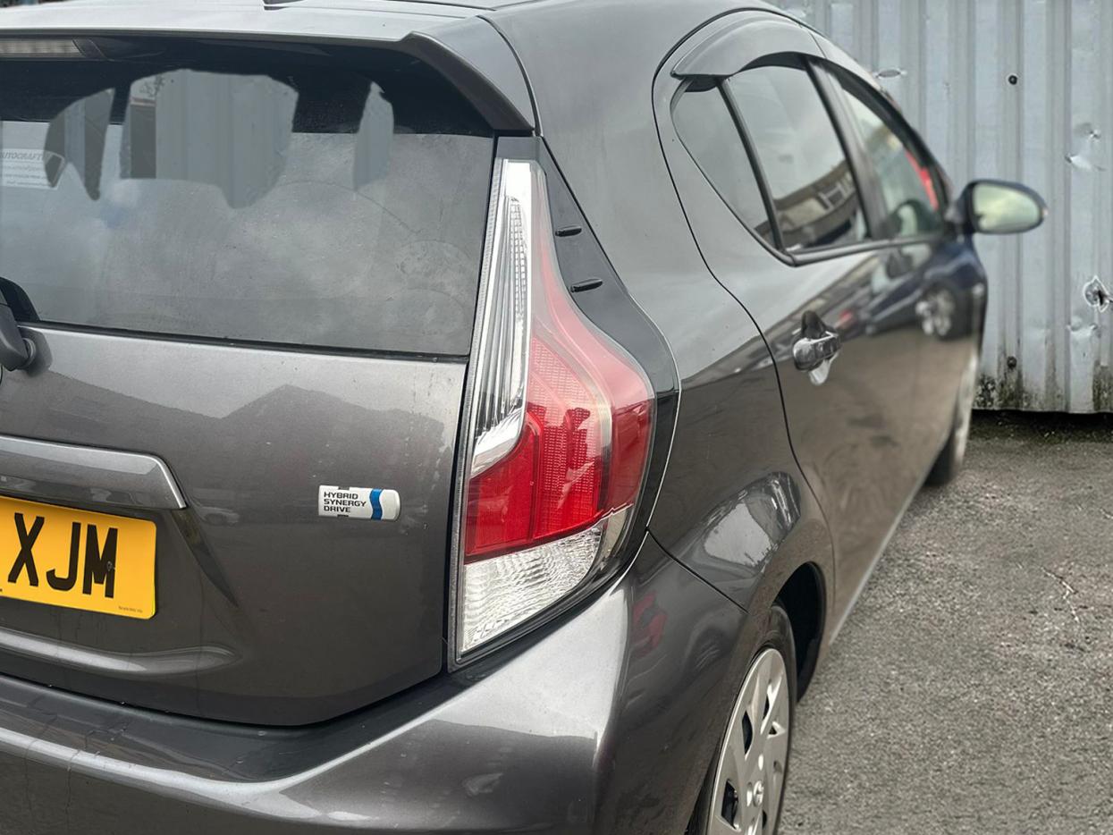 Used Toyota Yaris 2015 for sale - 77819152: Photo 9