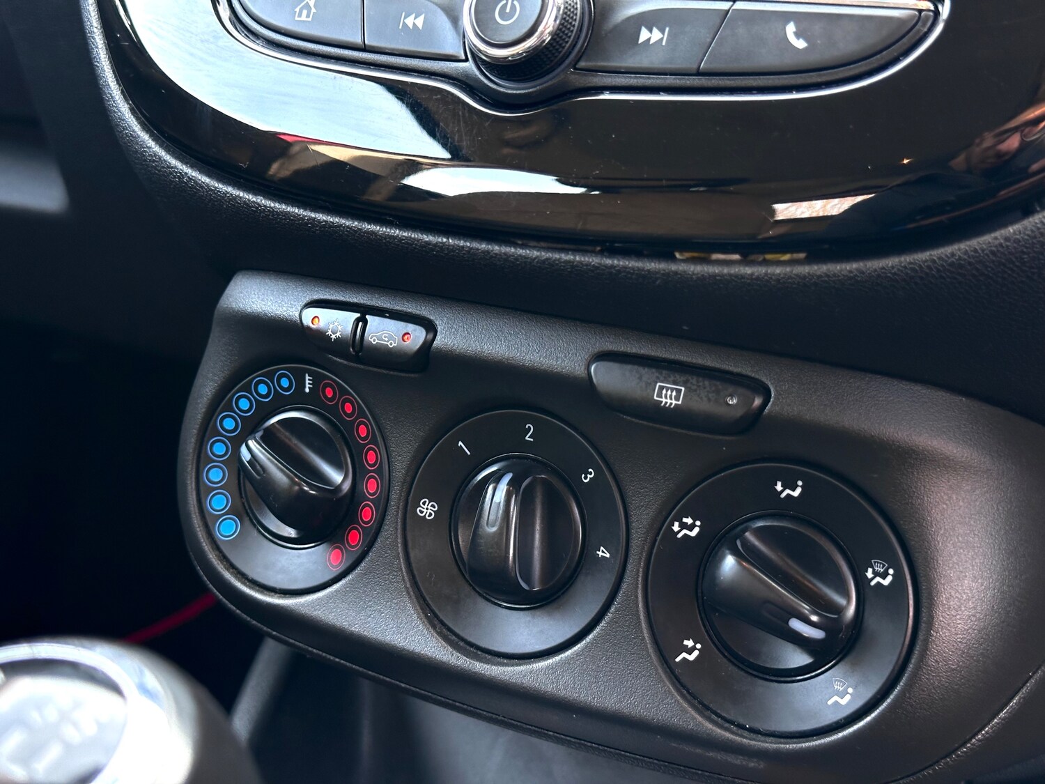 Used Vauxhall Corsa 2016 for sale - 77979113: Photo 25