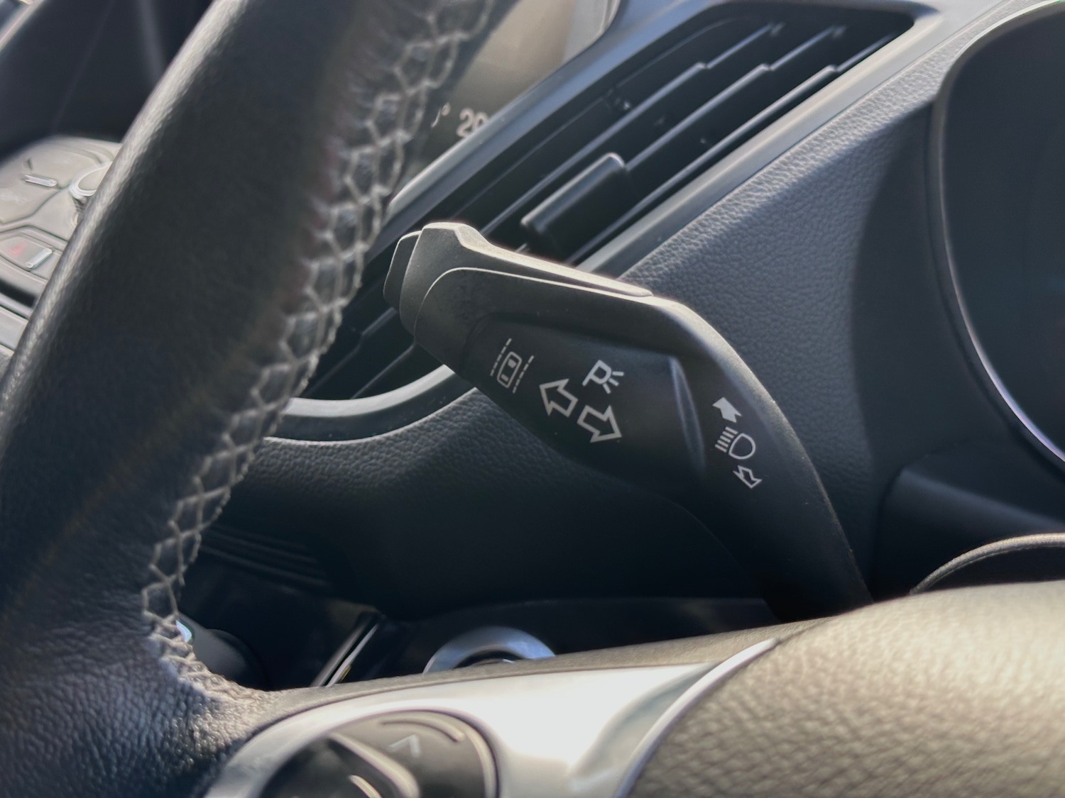 Used Ford Kuga 2015 for sale - 77031617: Photo 24