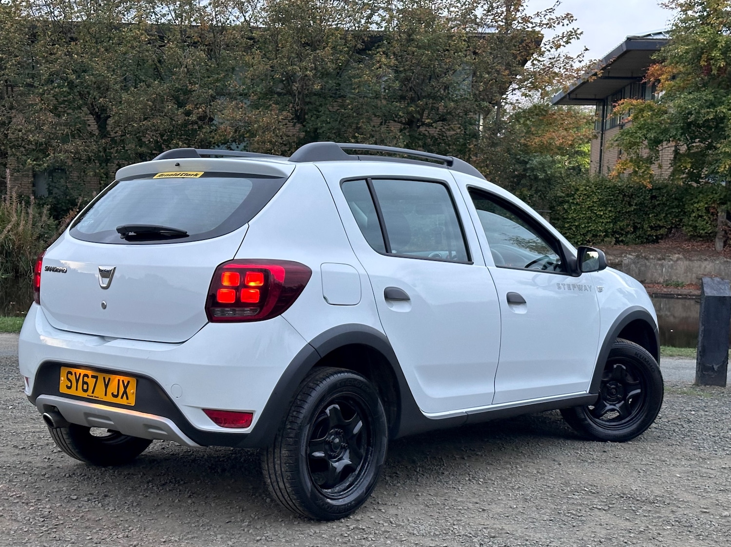 Used Dacia Sandero Stepway 2017 for sale - 76298089: Photo 15