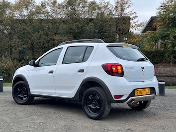 Used Dacia Sandero Stepway 2017 for sale - 76298089: Photo