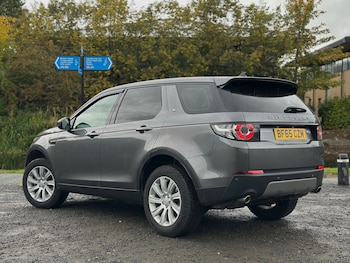 Used Land Rover Discovery Sport 2015 for sale - 77002049: Photo