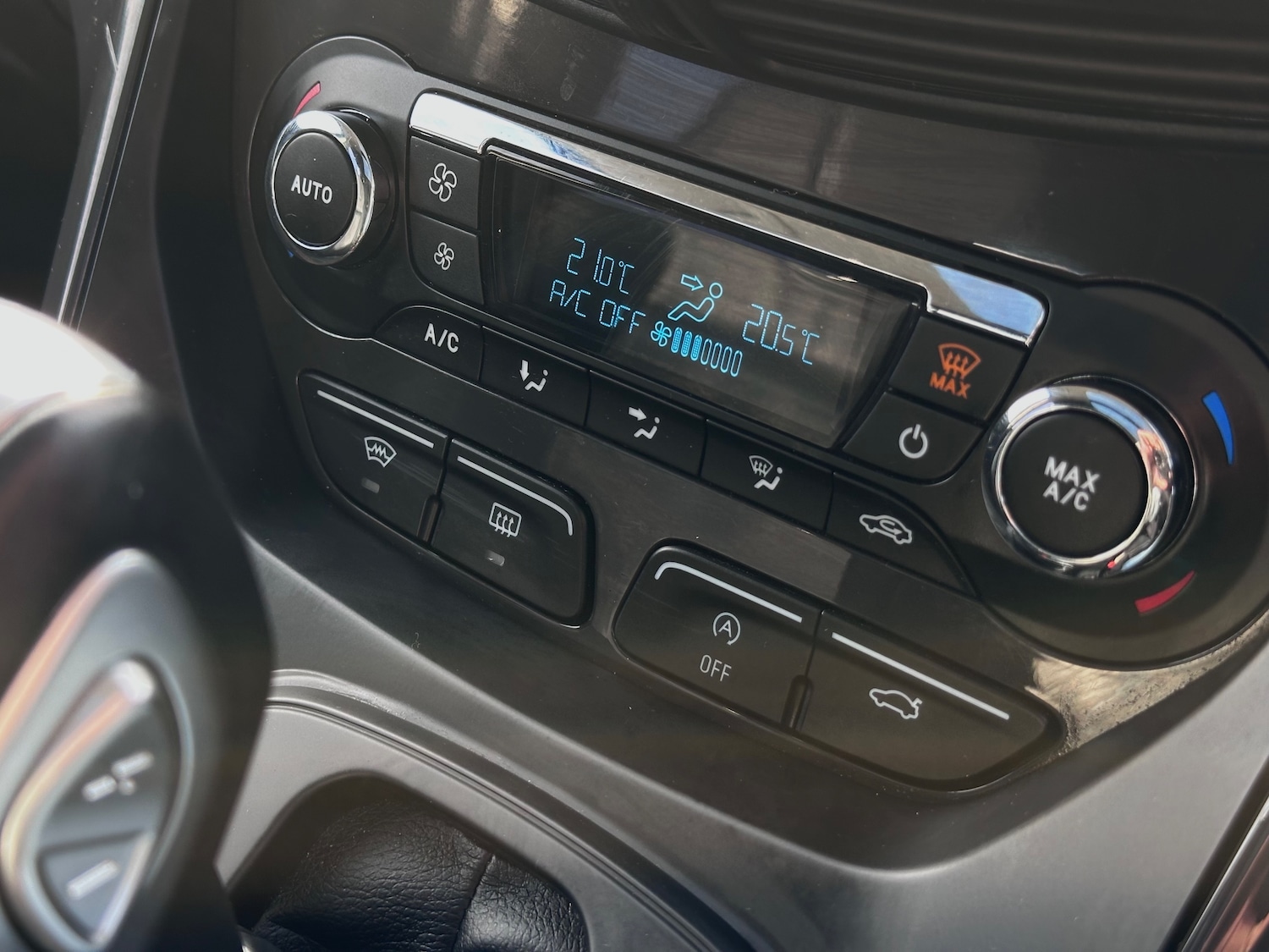 Used Ford Kuga 2015 for sale - 76292844: Photo 40