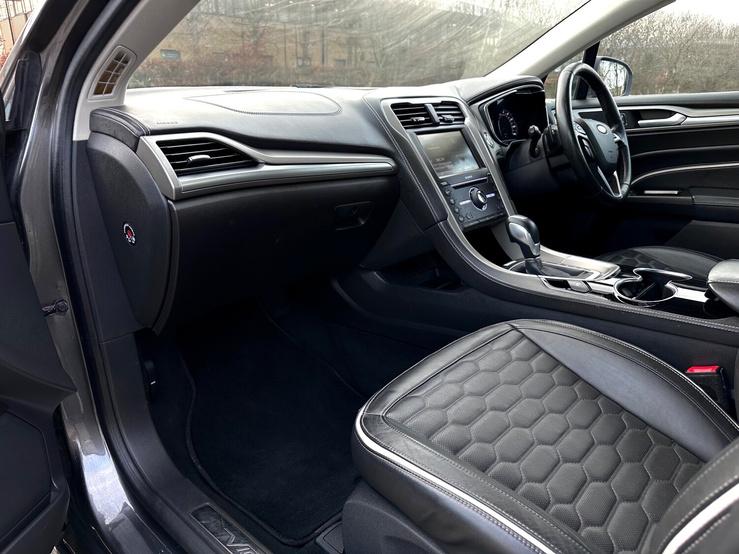 Used Ford Mondeo 2016 for sale - 77979105: Photo 28