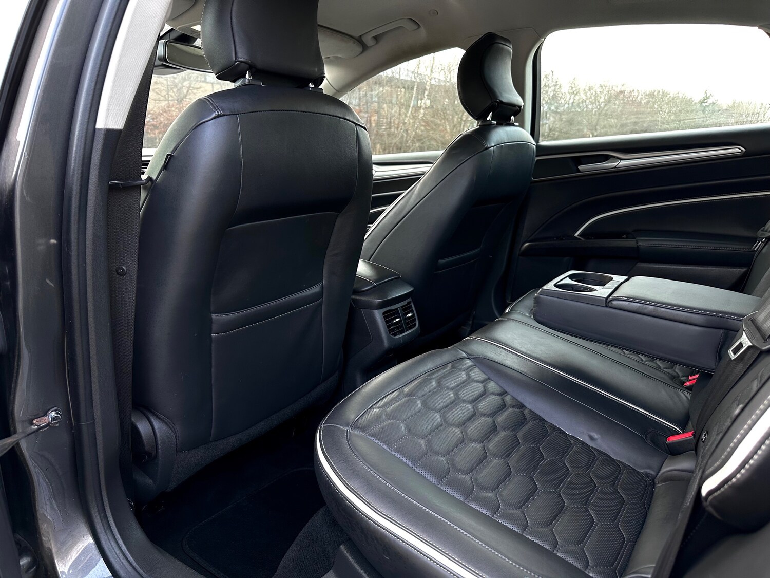 Used Ford Mondeo 2016 for sale - 77979105: Photo 31