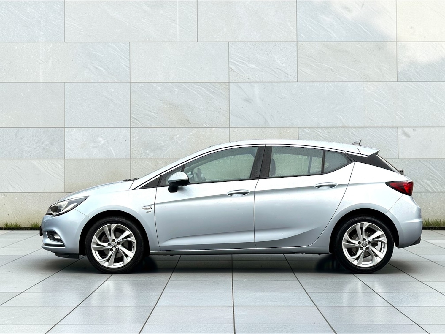 Used Vauxhall Astra 2018 for sale - 77951730: Photo 4