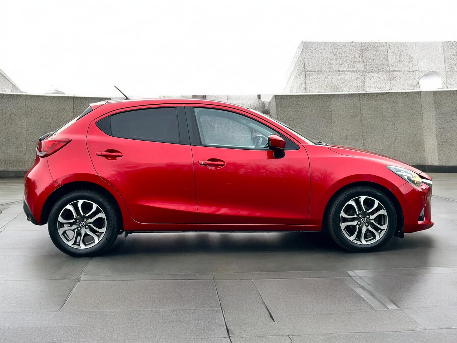 Used Mazda Mazda2 2015 for sale - 77560751: Photo 4