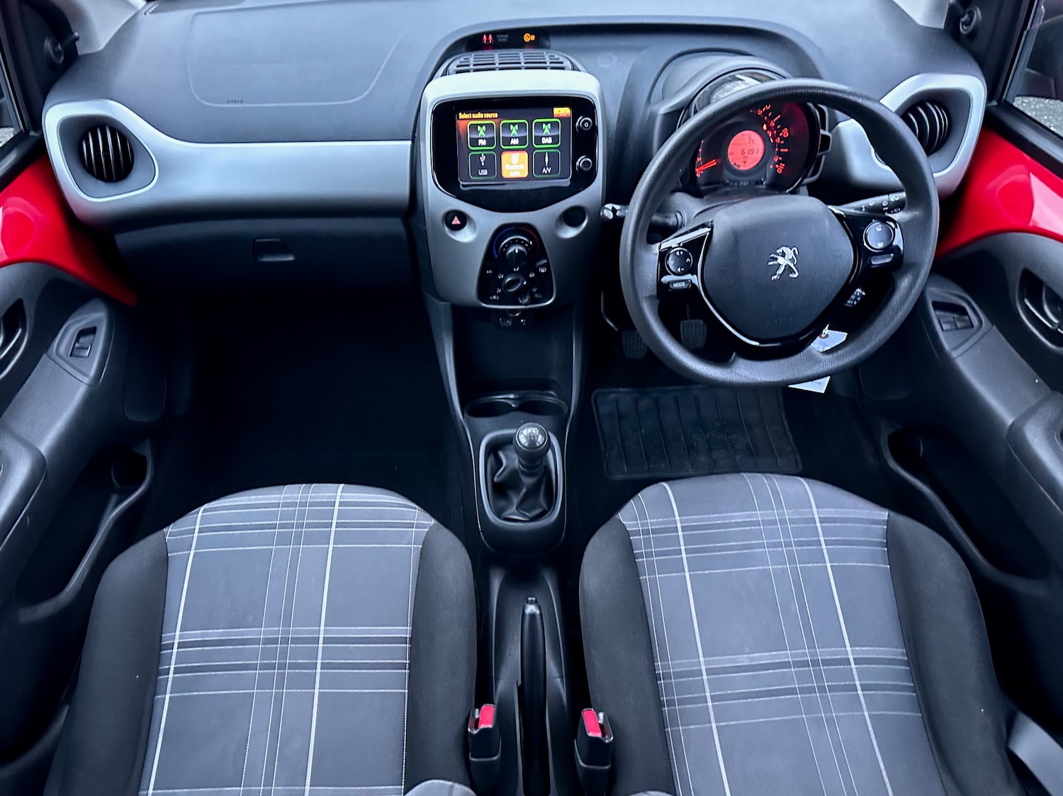 Used Peugeot 108 2017 for sale - 76798665: Photo 2