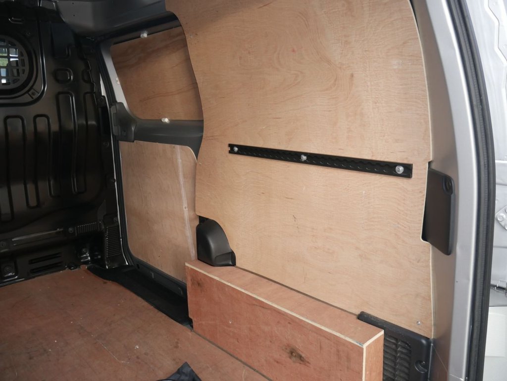 Used Nissan e-NV200 2017 for sale - 77355774: Photo 12