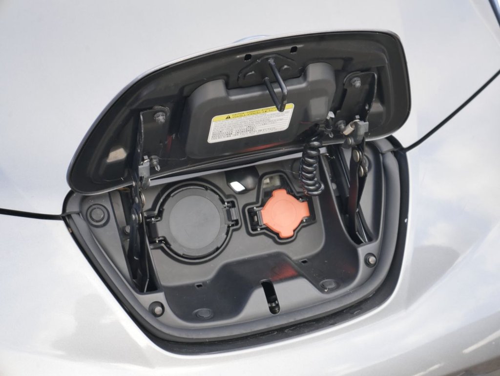 Used Nissan Leaf 2017 for sale - 77477670: Photo 25