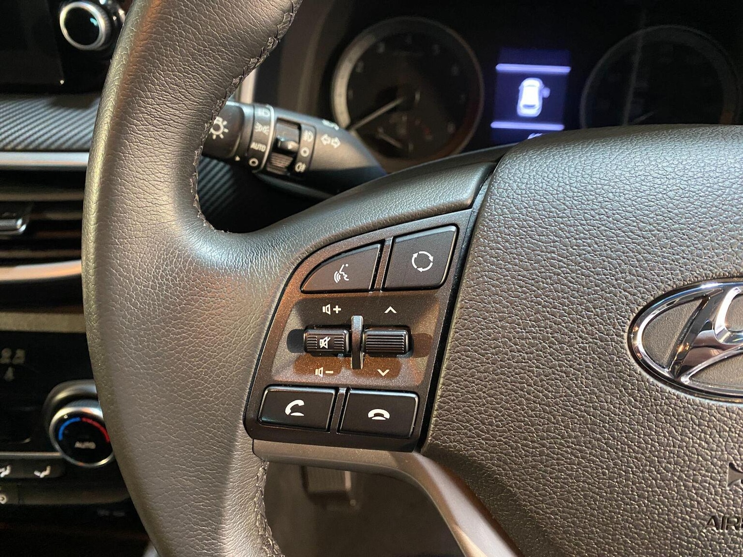 Used Hyundai TUCSON 2018 for sale - 77445544: Photo 32