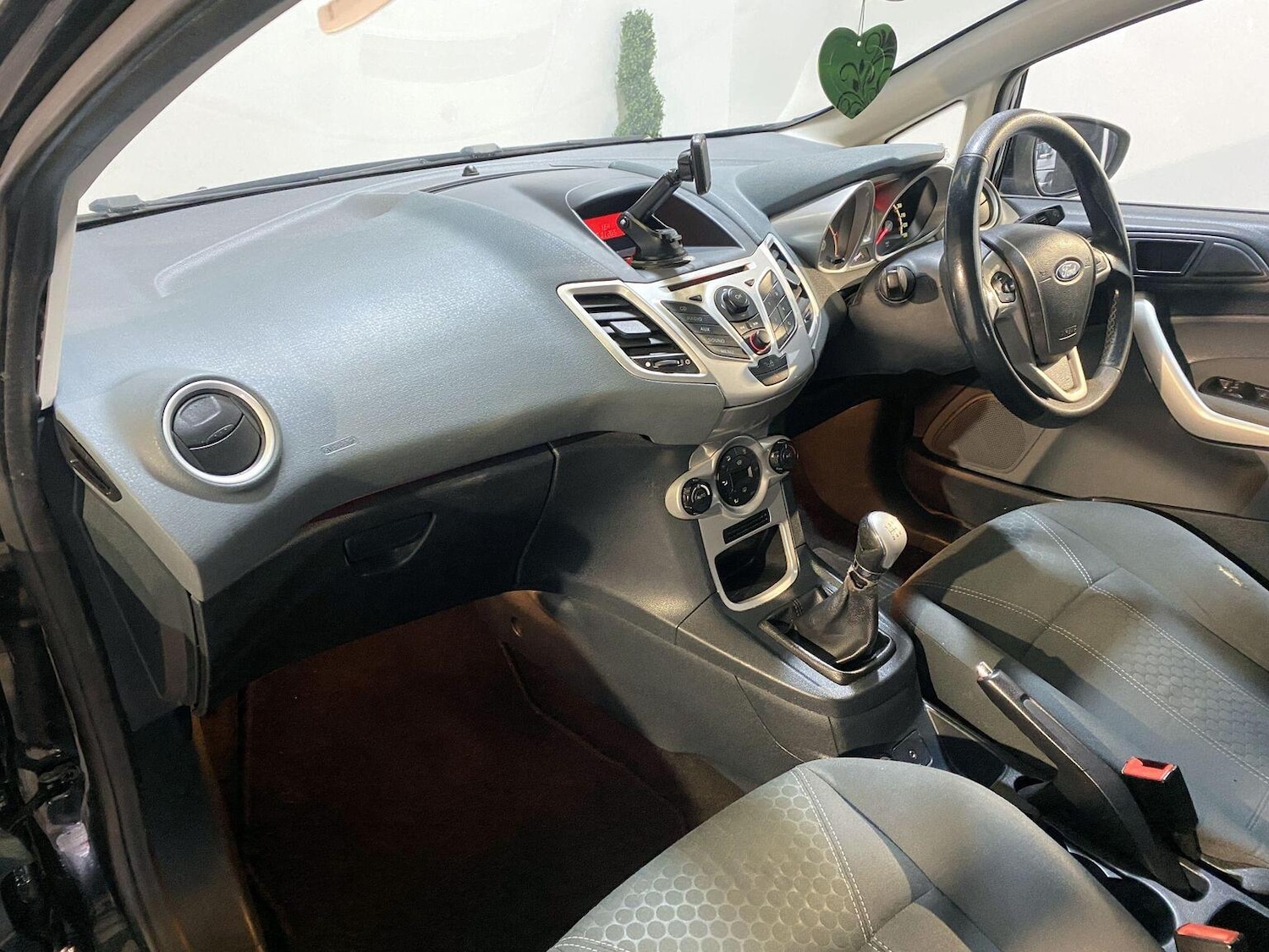 Used Ford Fiesta 2010 for sale - 77445543: Photo 10