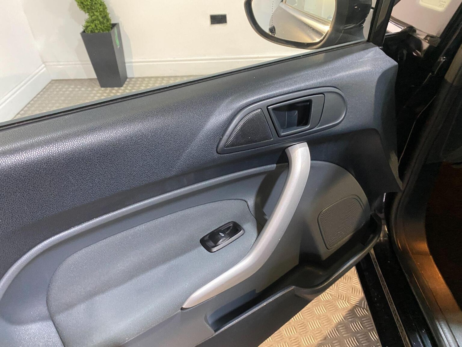 Used Ford Fiesta 2010 for sale - 77445543: Photo 11