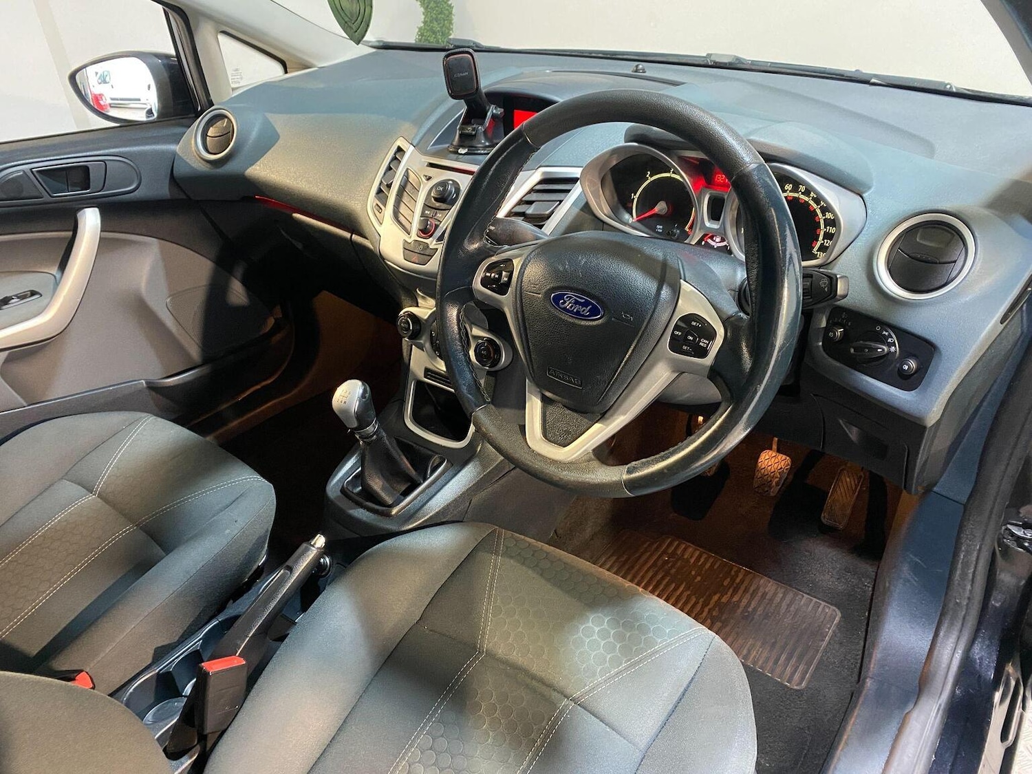 Used Ford Fiesta 2010 for sale - 77445543: Photo 6