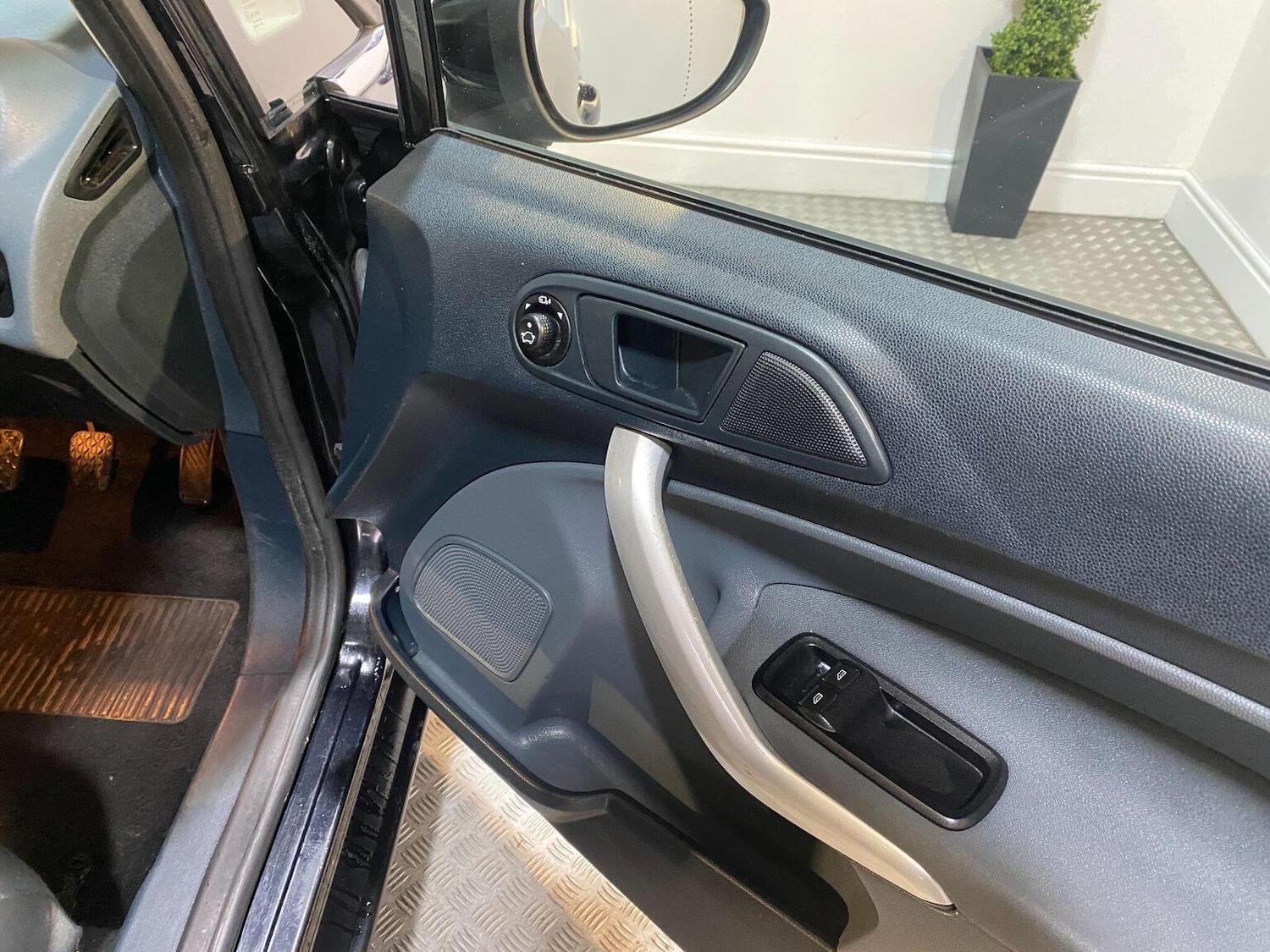 Used Ford Fiesta 2010 for sale - 77445543: Photo 7