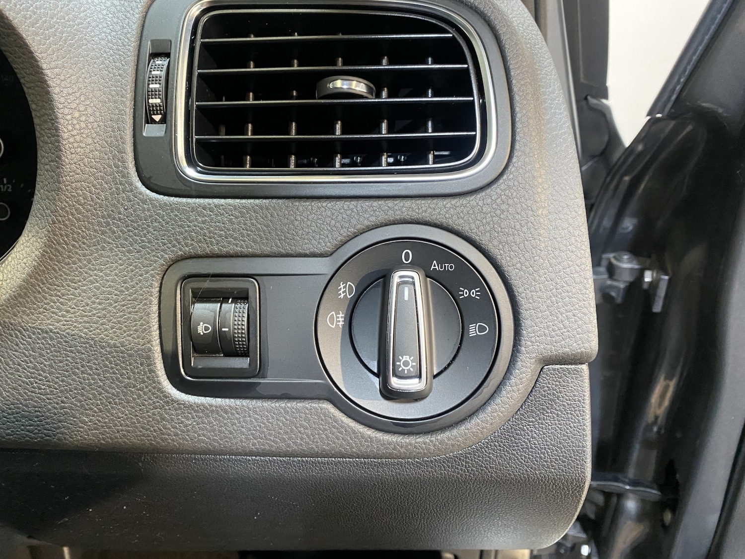 Used Volkswagen Polo 2017 for sale - 77595312: Photo 44