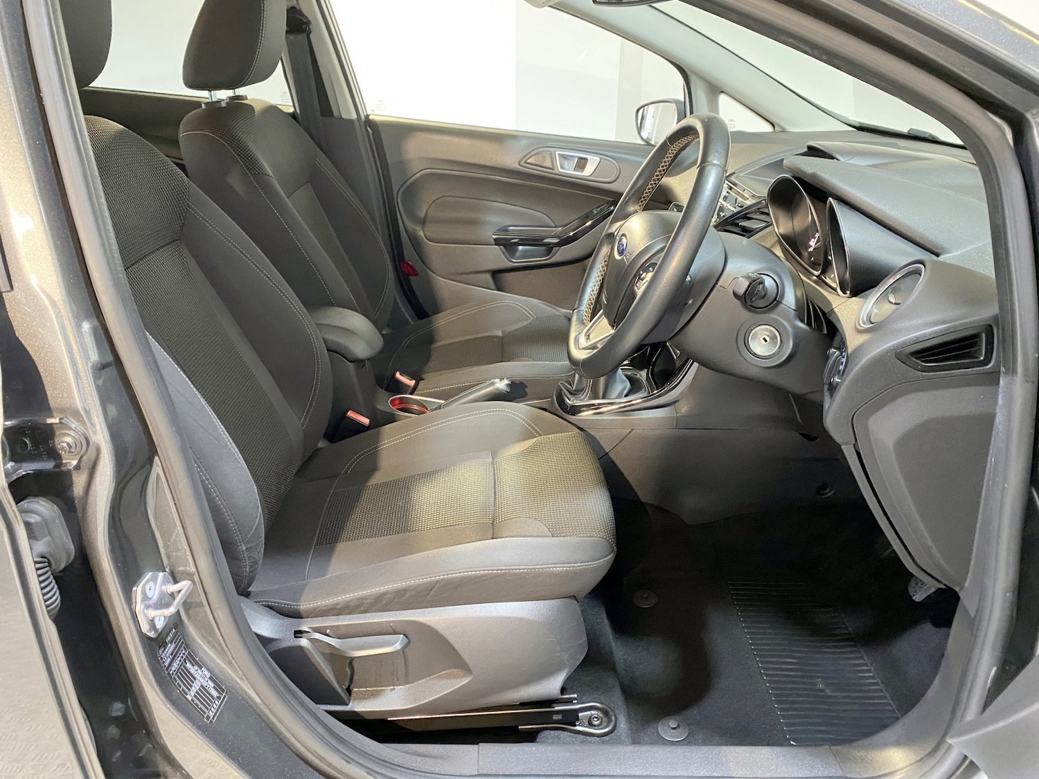 Used Ford Fiesta 2015 for sale - 77595306: Photo 12